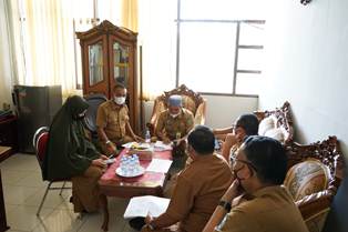 Monitoring Pelaksaksanaan PPKM Level 4 di OPD Masih Ada Staf yang Tidak Gunakan Masker